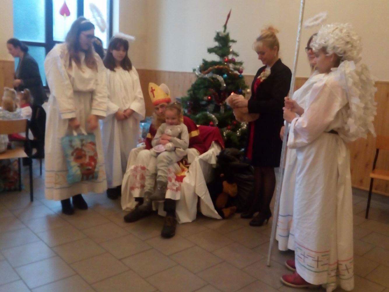 Charytatywny Mikołaj w Katoliku.